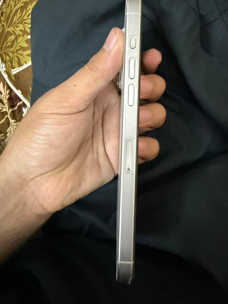 Apple iPhone 15 Pro Max 1