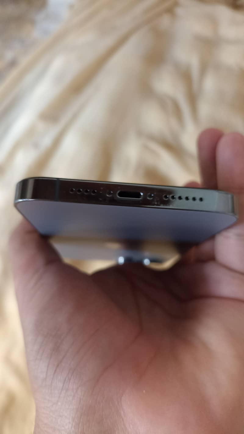 Apple iPhone 13 Pro Max 4