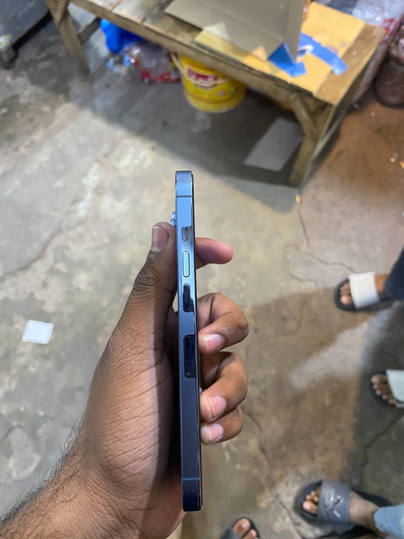 Apple iPhone 13 Pro 1