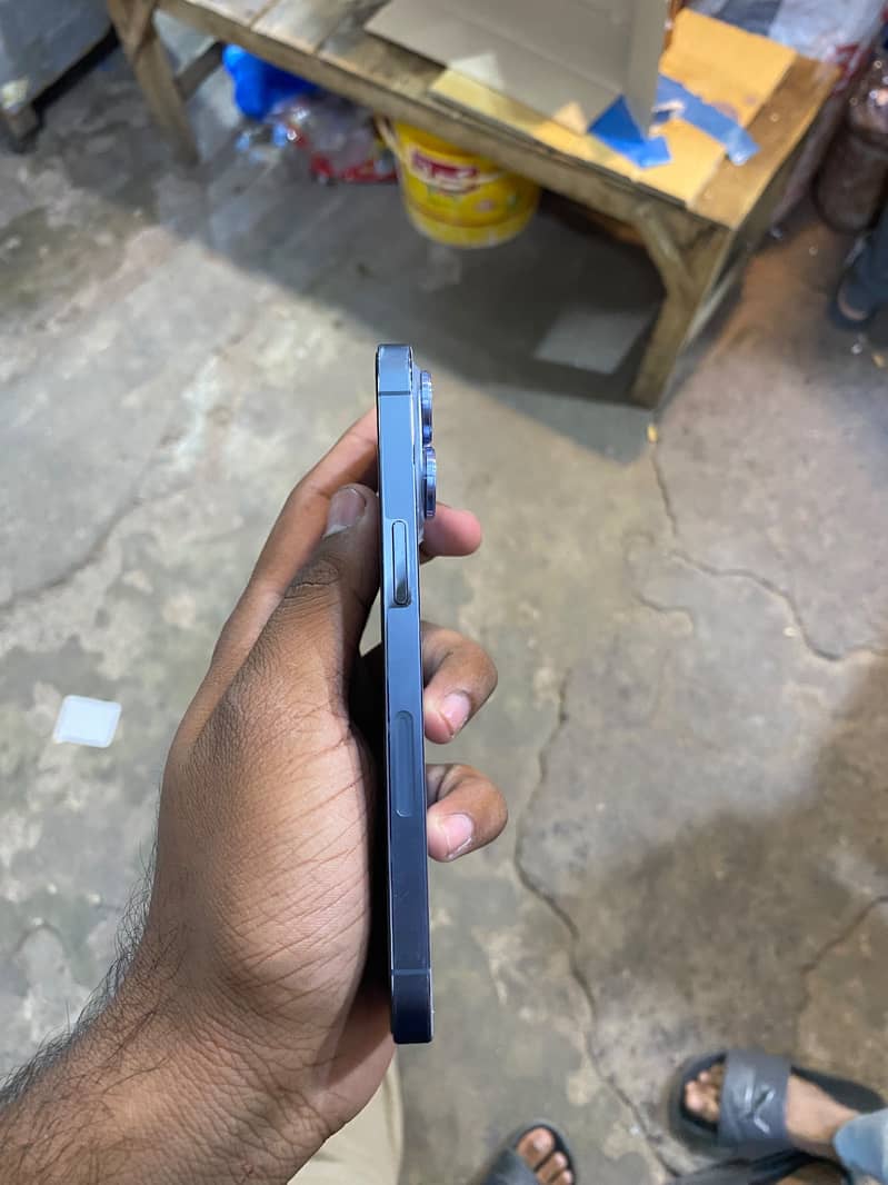 Apple iPhone 13 Pro 3