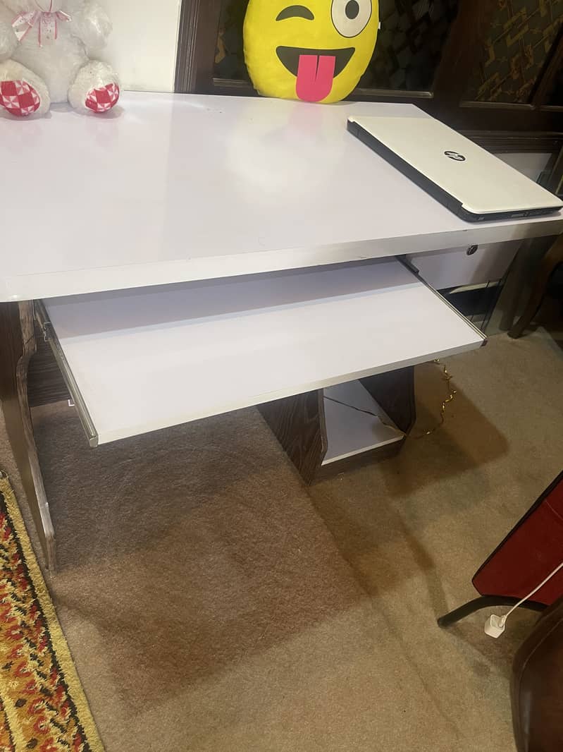 Computer / Study Table with Chair – Very Good Condition 0