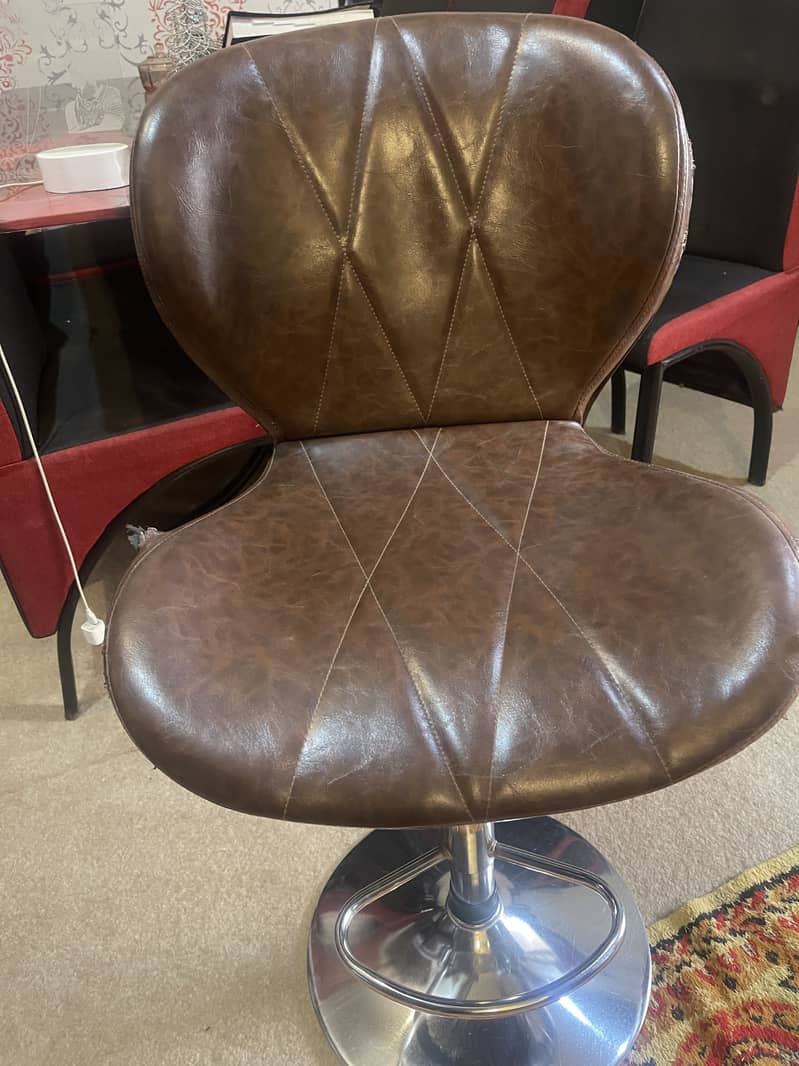 Computer / Study Table with Chair – Very Good Condition 3