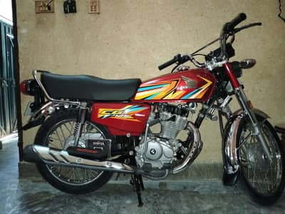 Bilkul New Bike 3 month Use only. 03149253870.