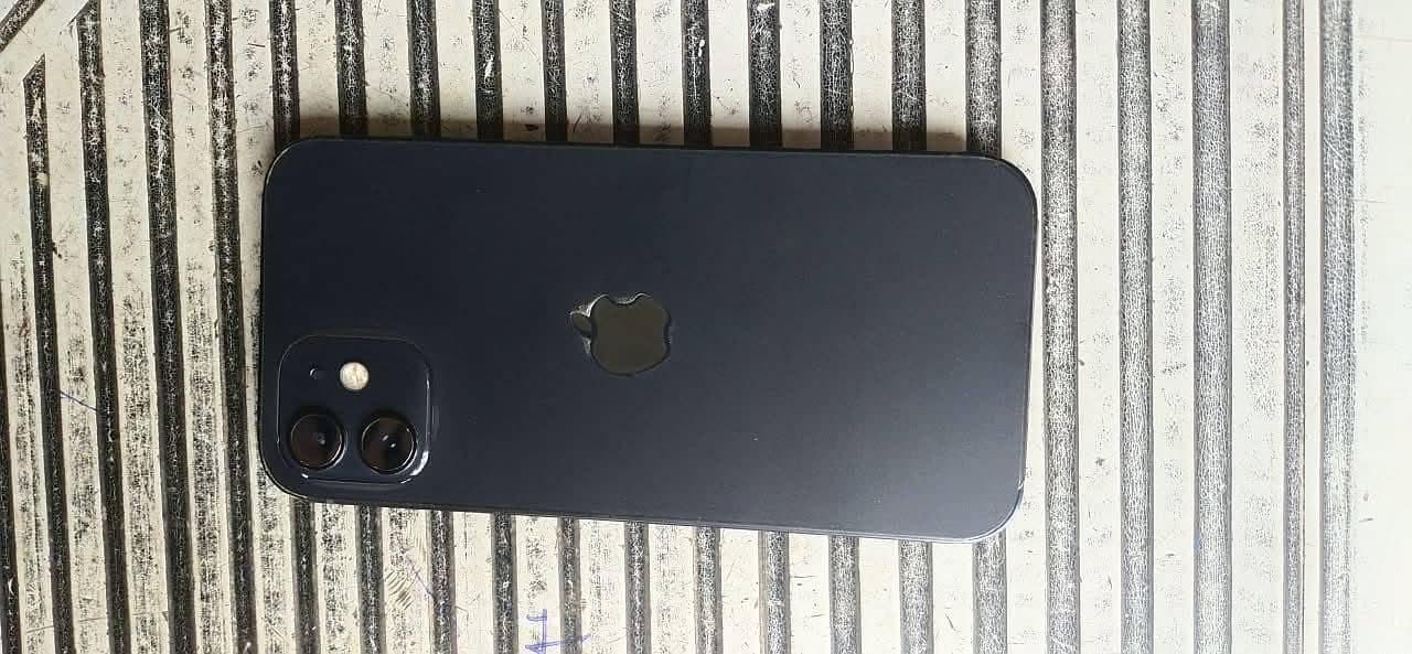 Apple iPhone 12 3