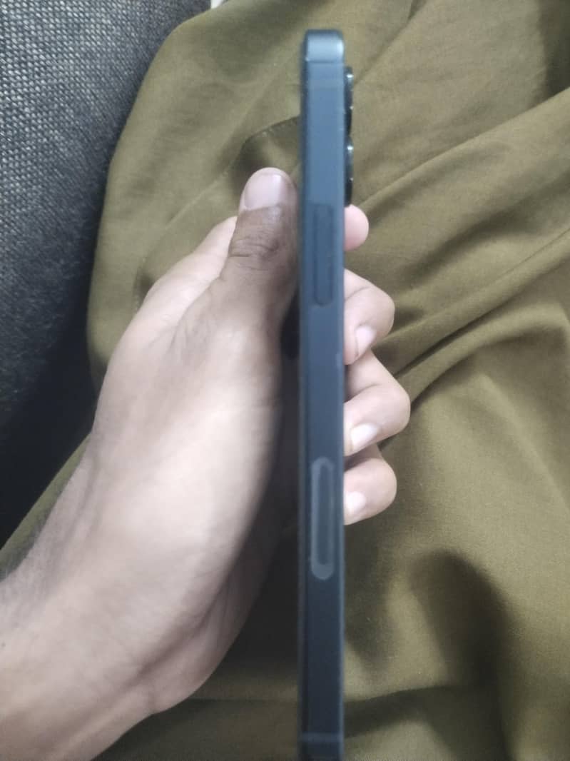 Apple iPhone 12 3