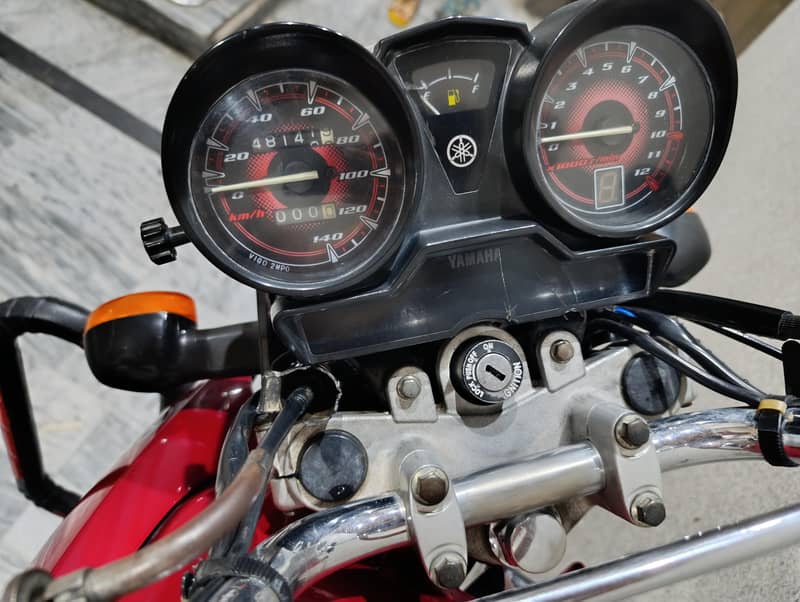 Yamaha ybr 2016 model 6