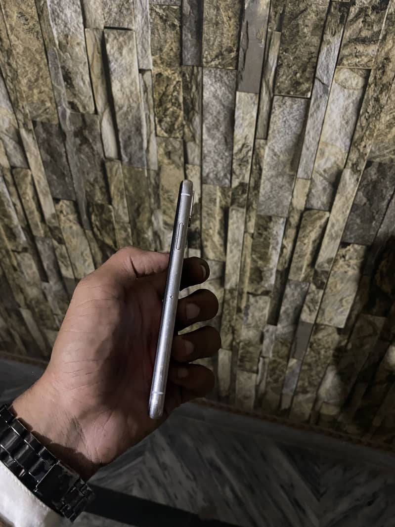 Apple iPhone X 0