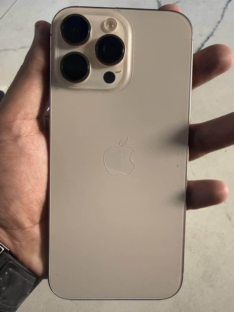 Apple iPhone 16 Pro Max 5