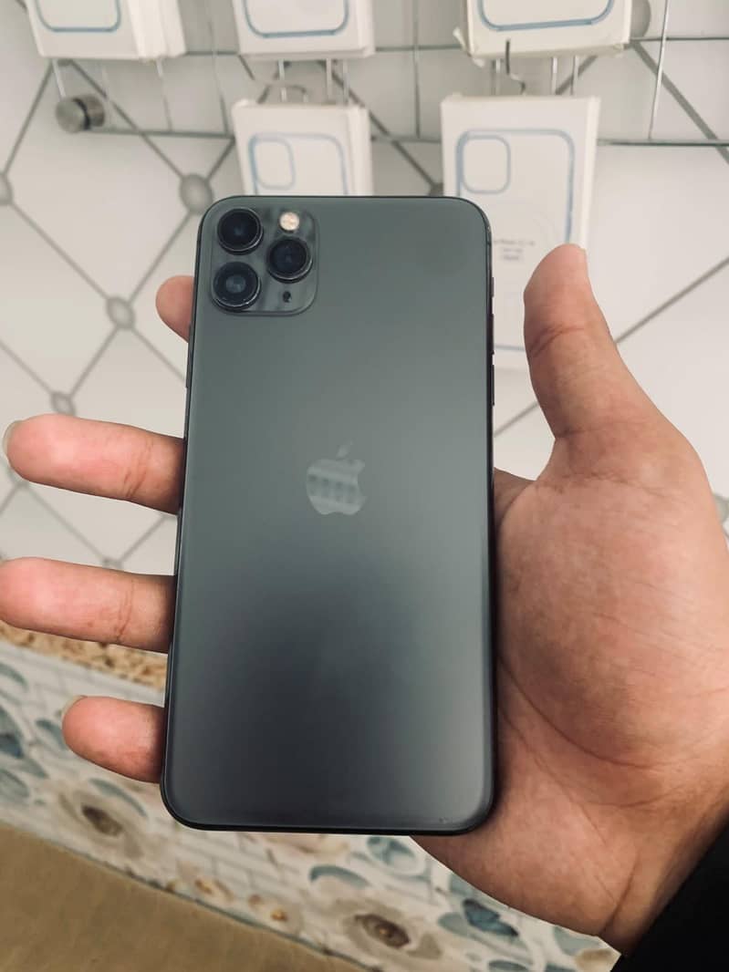 Apple iPhone 11 Pro Max 1