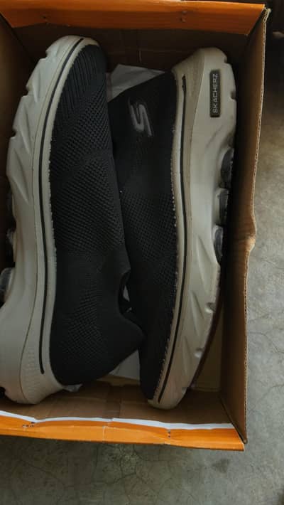 Black Skechers Sports Shoes – Comfortable & Stylish