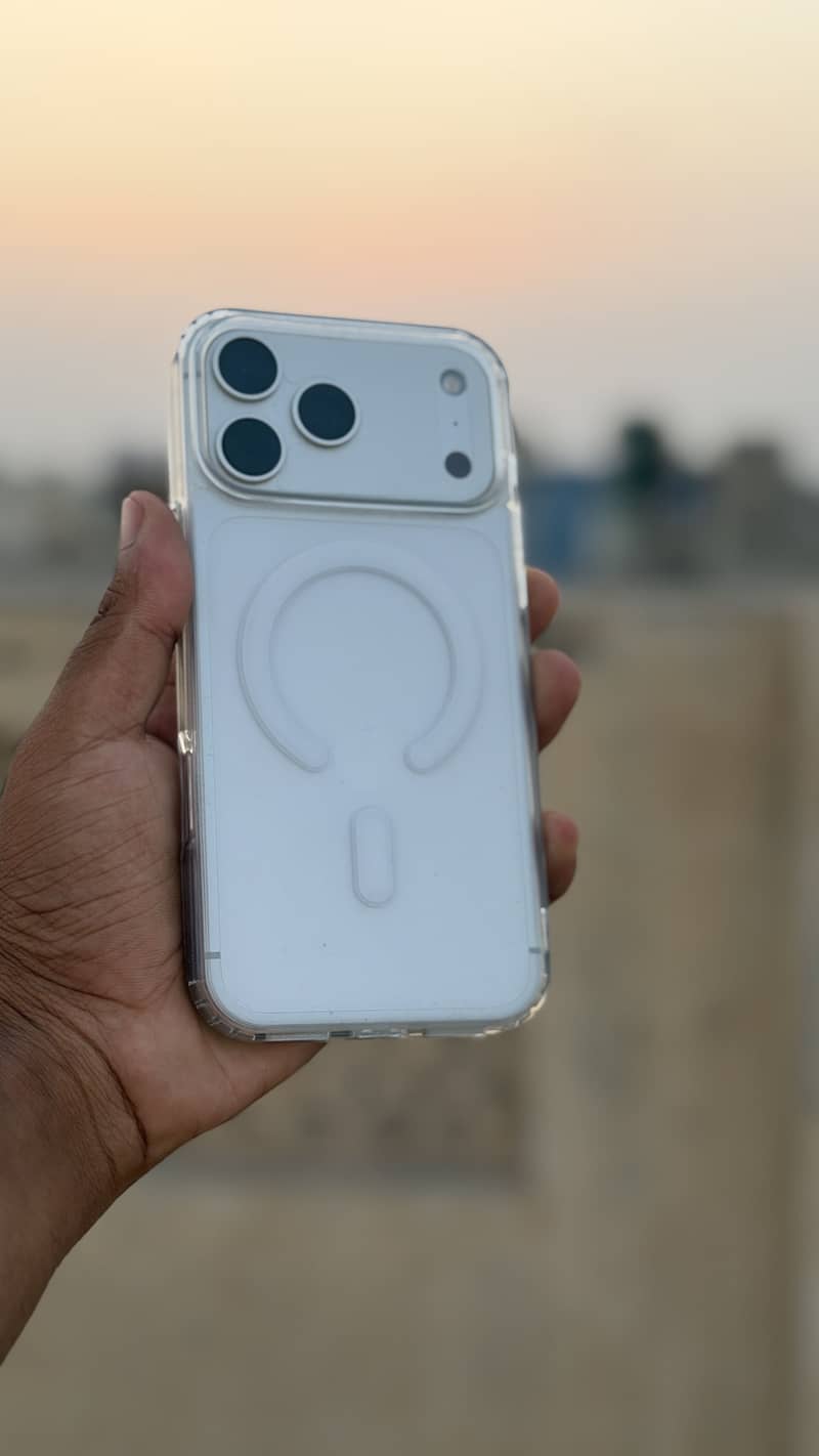 Apple iPhone 17 Pro Max 0