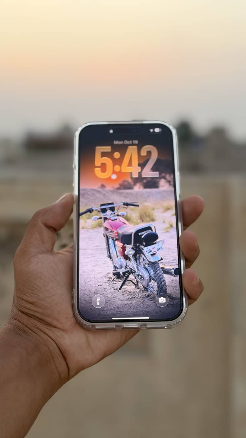 Apple iPhone 17 Pro Max 1