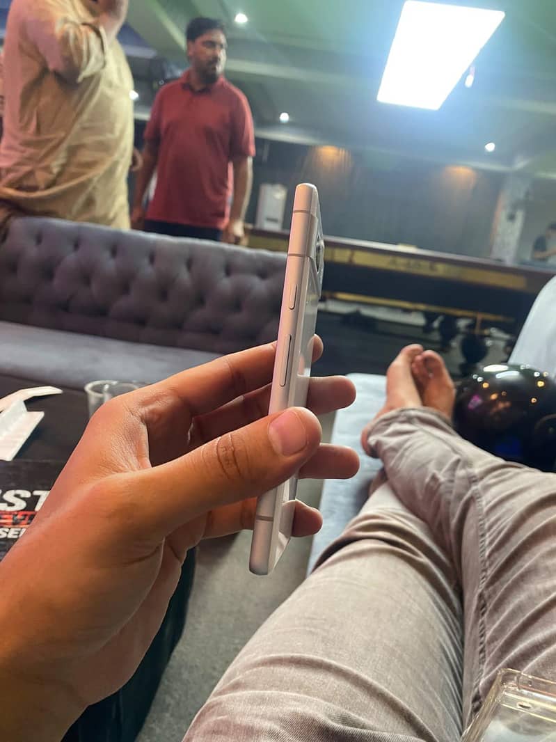 Google Pixel 7a 5