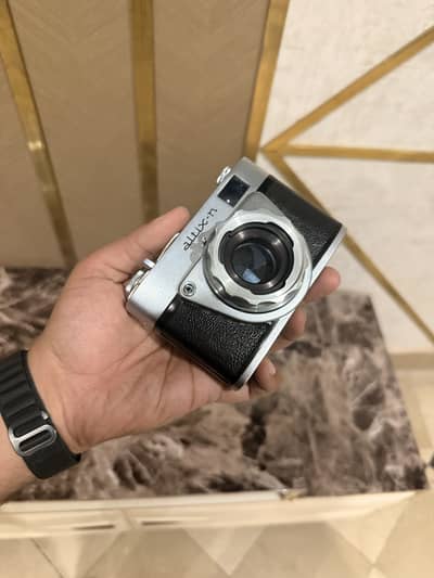 altix-n Vintage film camera without lens