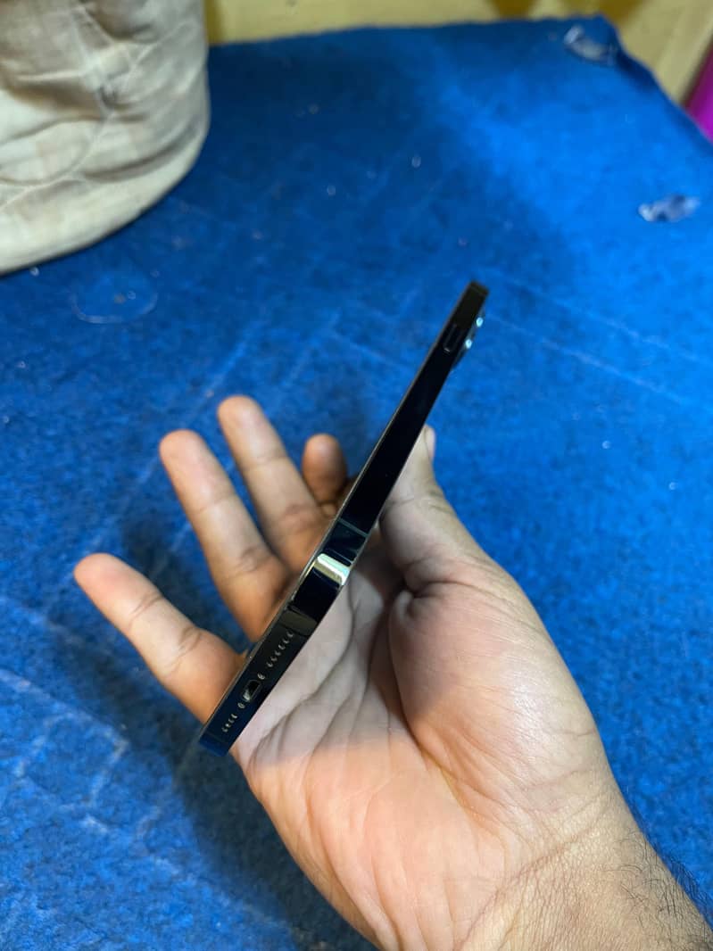 Apple iPhone 12 Pro Max 3