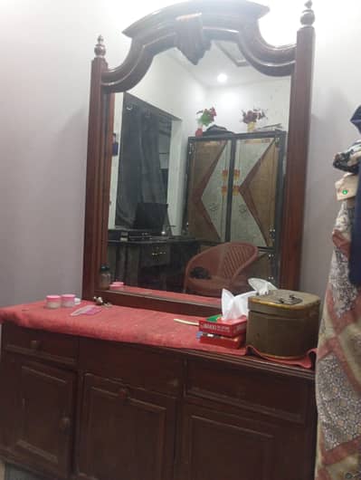 dressing table