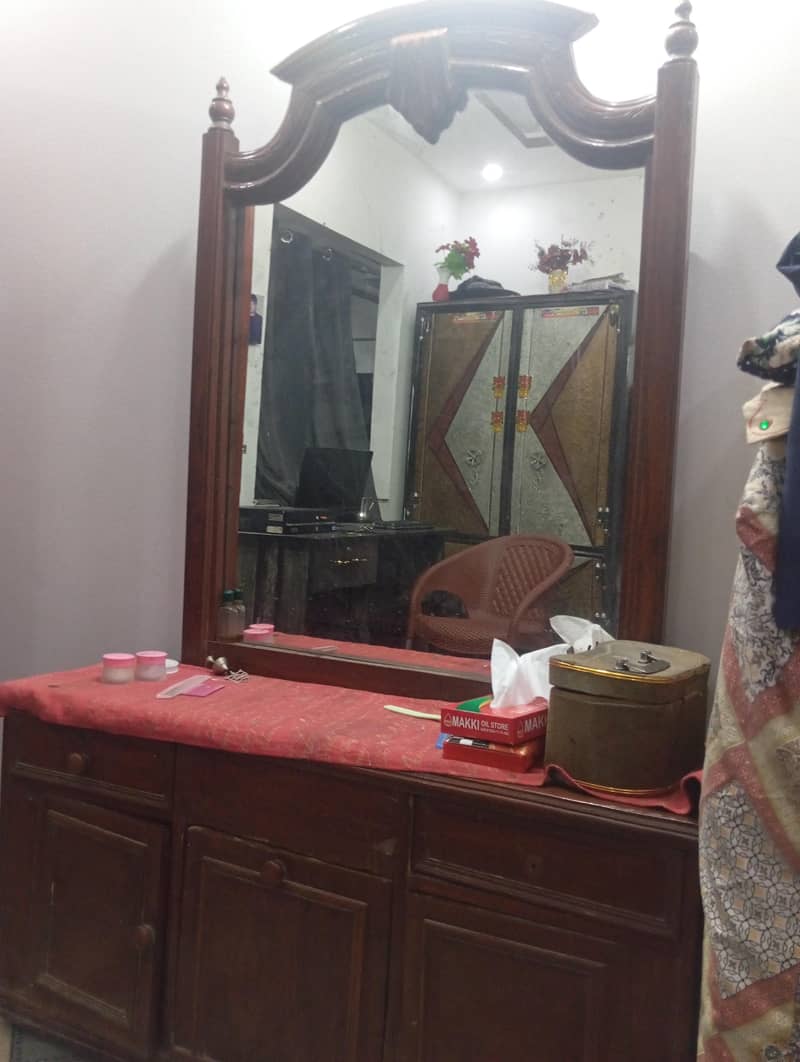 dressing table 0