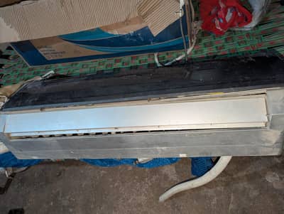 AC company gree 1.5 ton