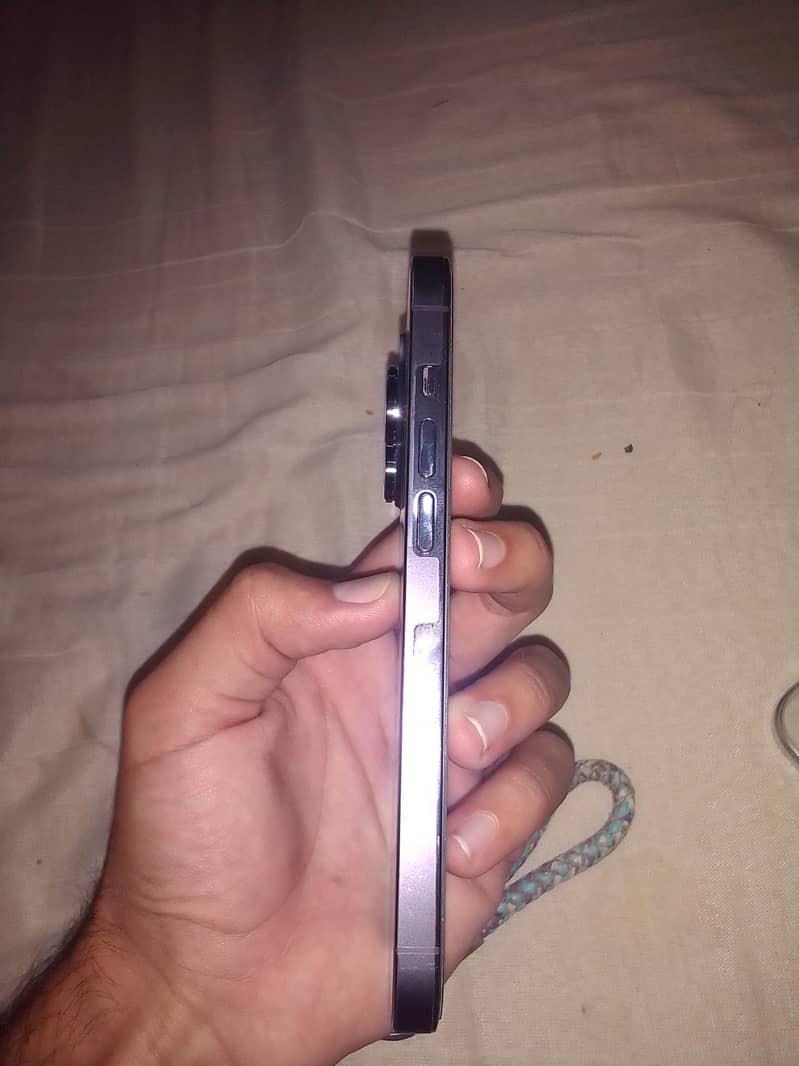Apple iPhone 14 Pro 1