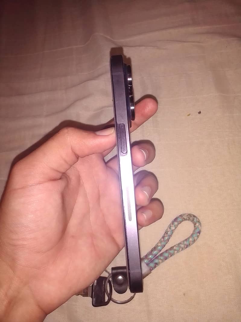 Apple iPhone 14 Pro 2