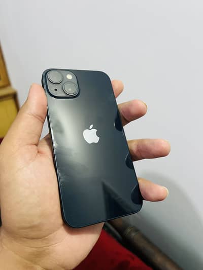 Apple iPhone 13 in apple warrenty