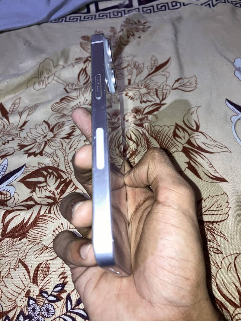 Apple iPhone 14 2