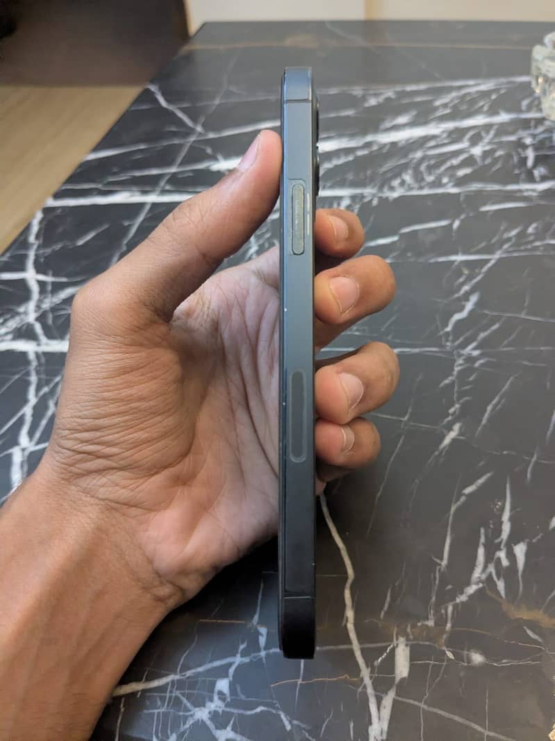 Apple iPhone 12 Pro 2