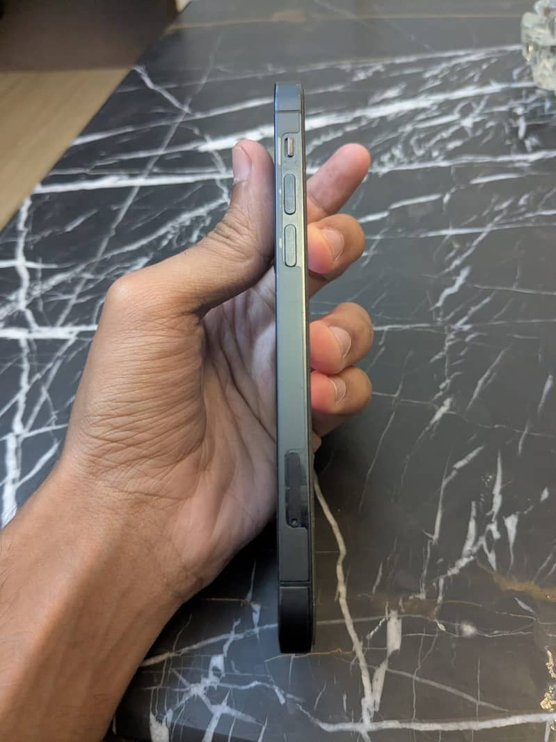 Apple iPhone 12 Pro 3