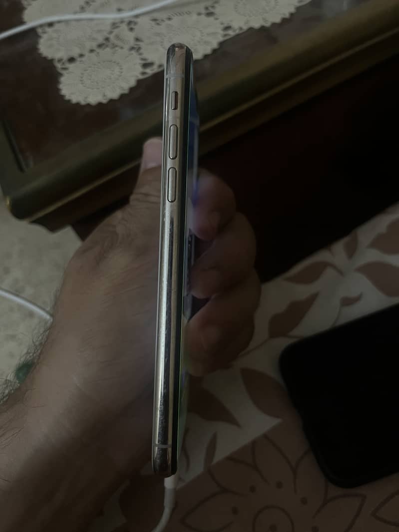 Apple iPhone X 6