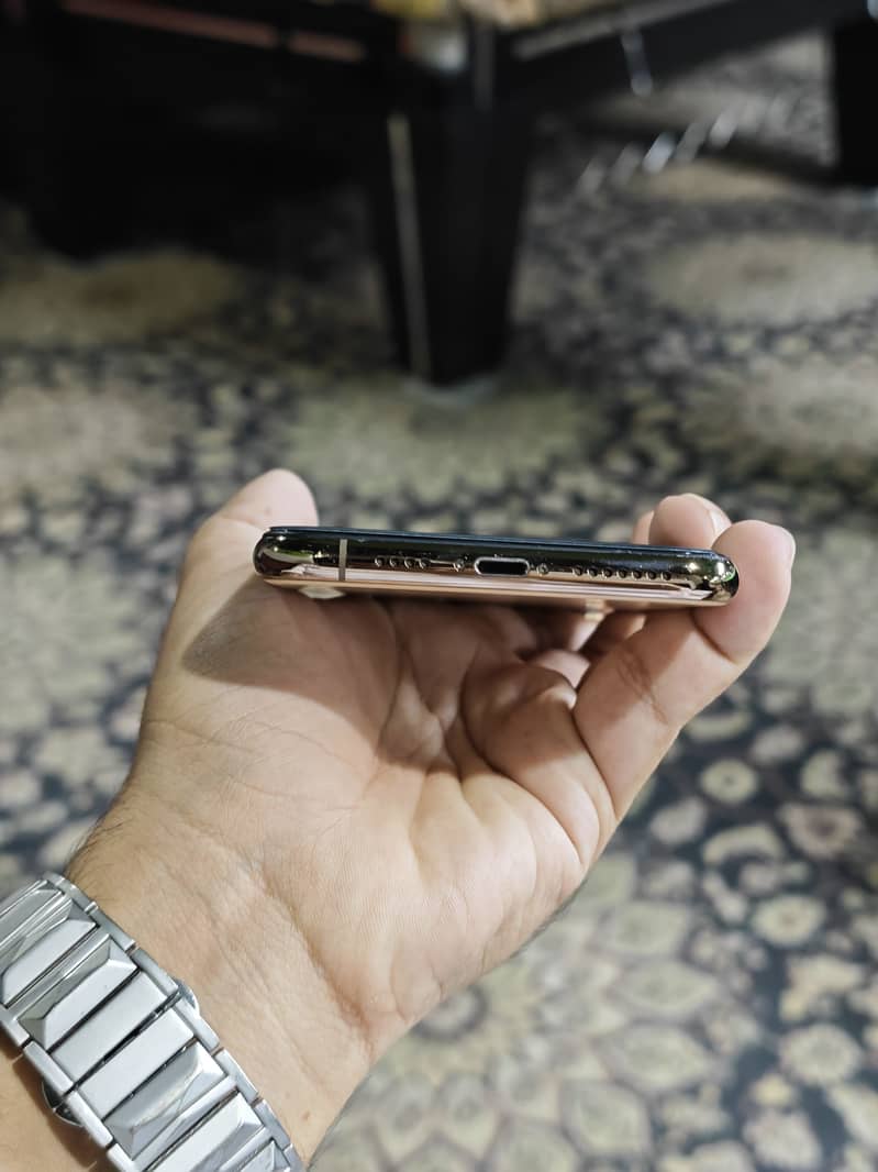 Apple iPhone 11 Pro Max 1