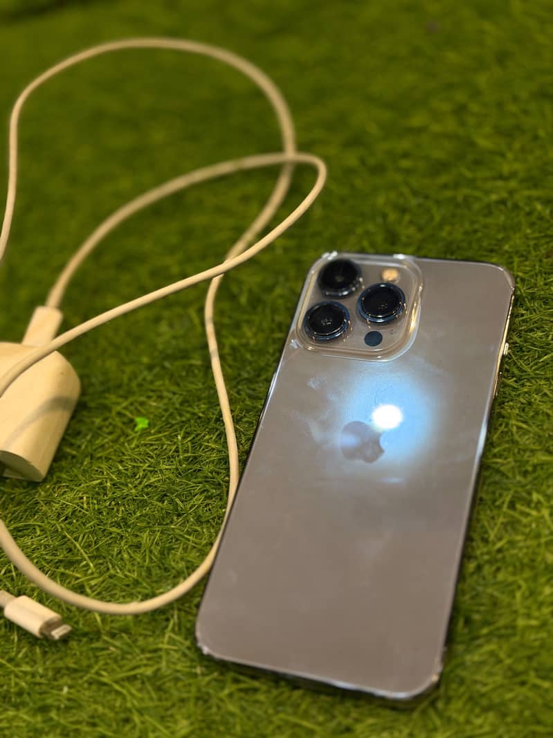Apple iPhone 13 Pro 4