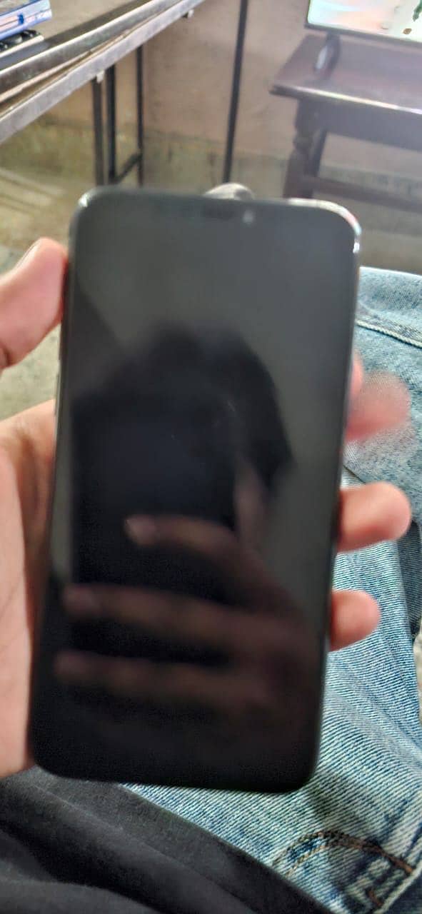 Apple iPhone 11 Pro 3