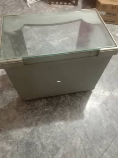 wood tralleytable with glass sale ka Lia rabta Kara kami peshi ho Jai
