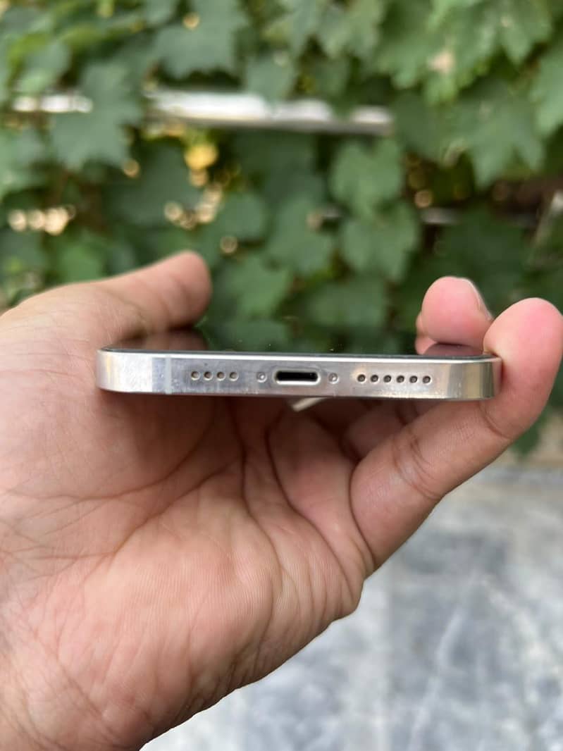 Apple iPhone 12 Pro Max 4