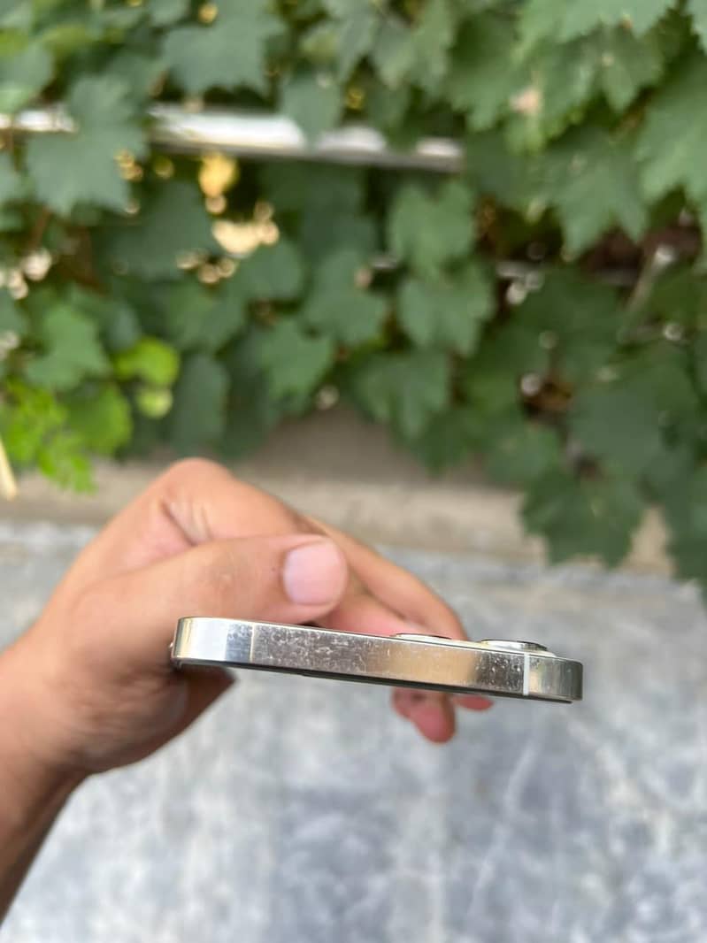 Apple iPhone 12 Pro Max 10
