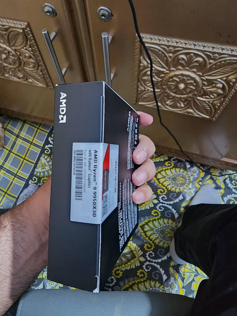 AMD Ryzen 9 9950X3D 1