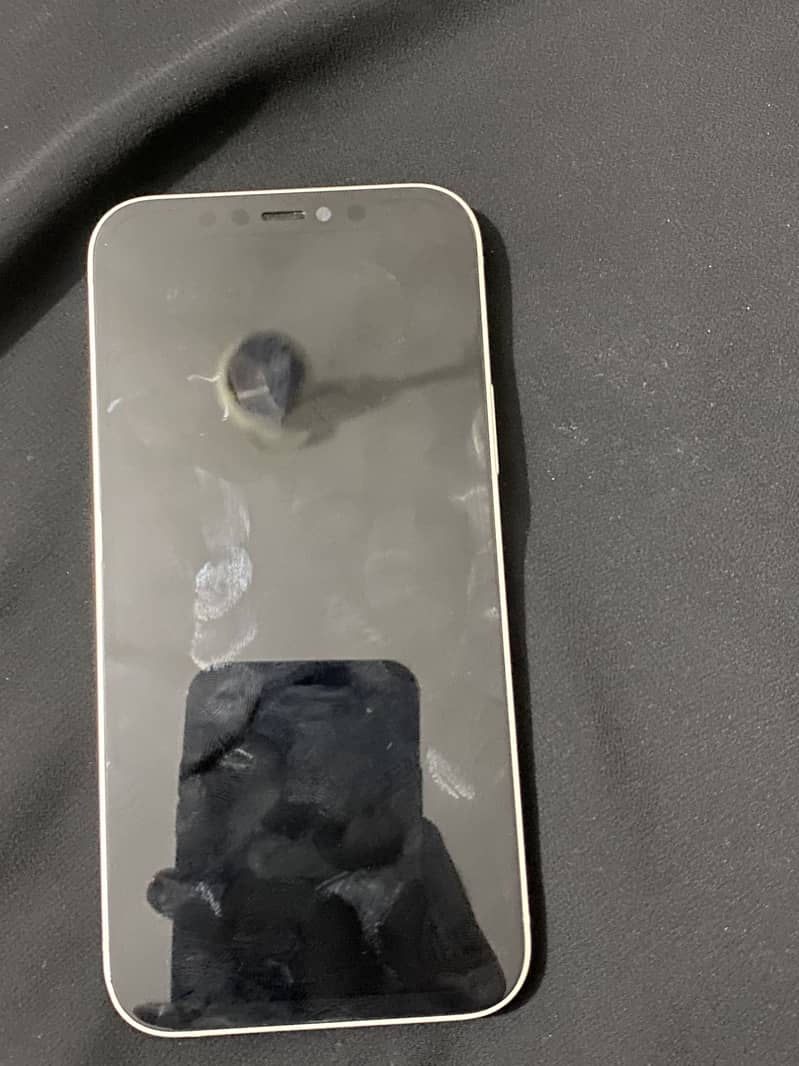 Apple iPhone 12 4
