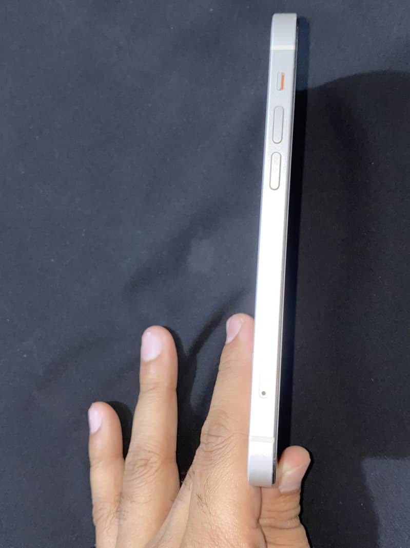 Apple iPhone 12 6