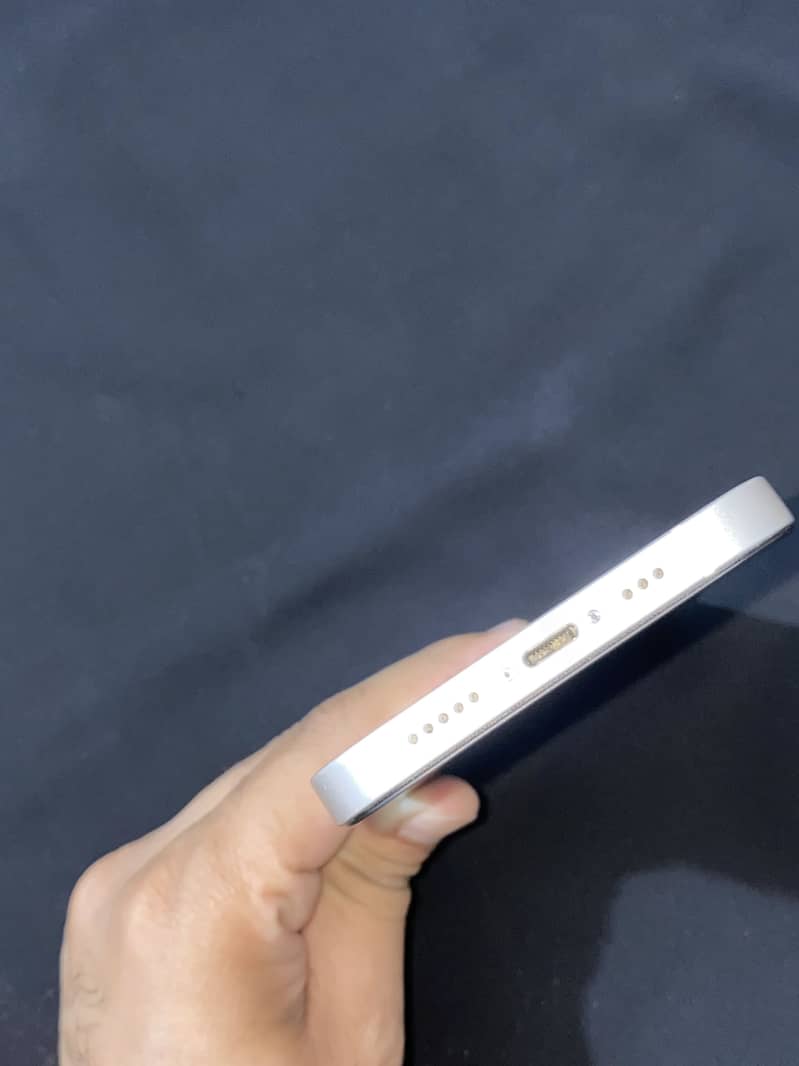 Apple iPhone 12 8
