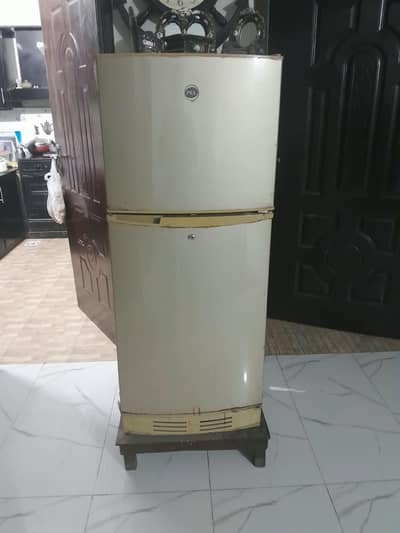 PEL fridge for sale in running condition