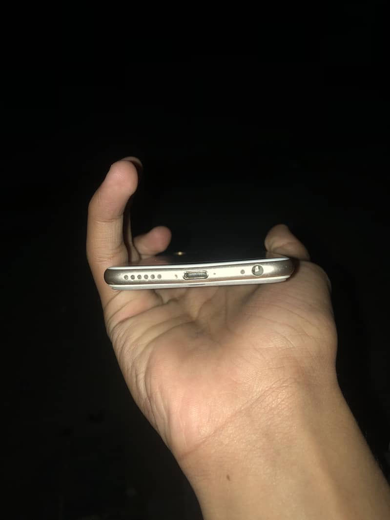 Apple iPhone 6S 3