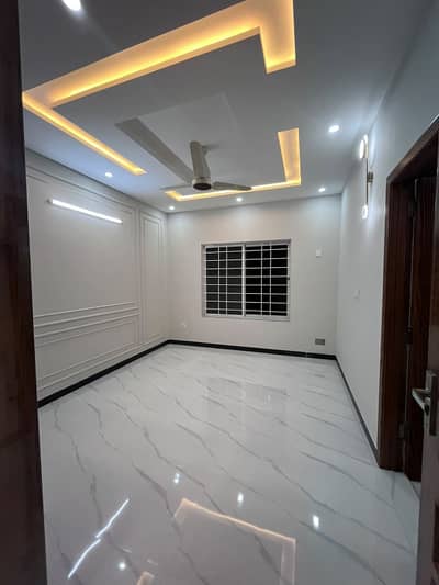 8 Marla Full House Avilable For Rent In D12/1more Info DM Me