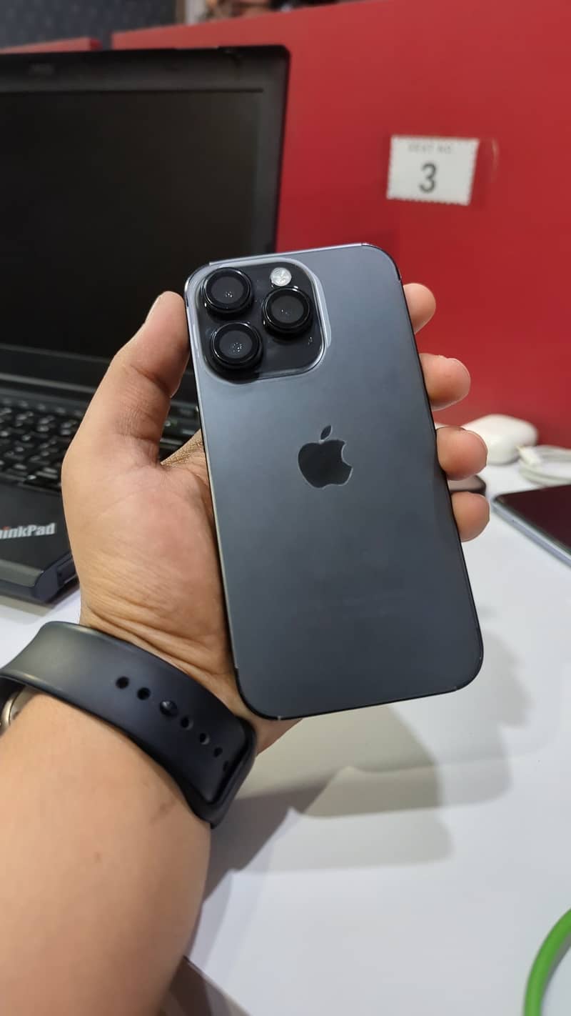 Apple iPhone 14 Pro 0