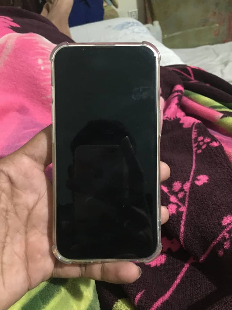 Apple iPhone 13 2