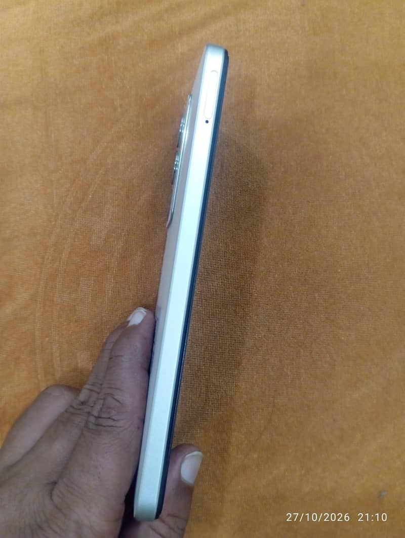 Realme C71 3