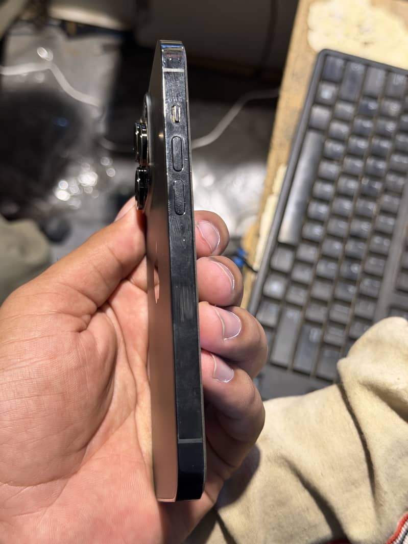 Apple iPhone 14 Pro 2