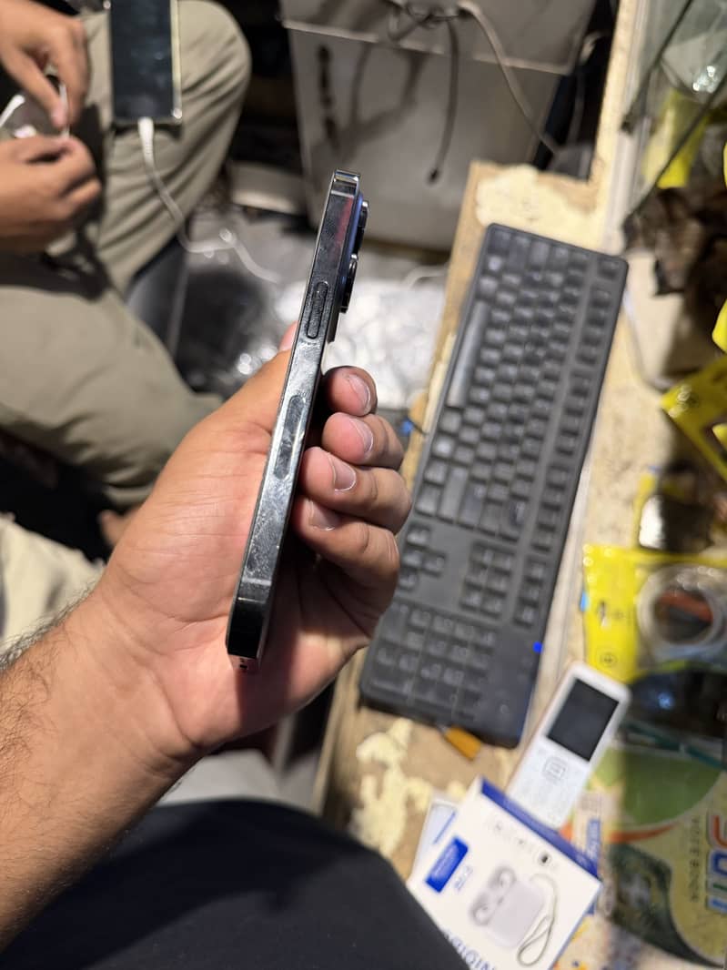 Apple iPhone 14 Pro 3
