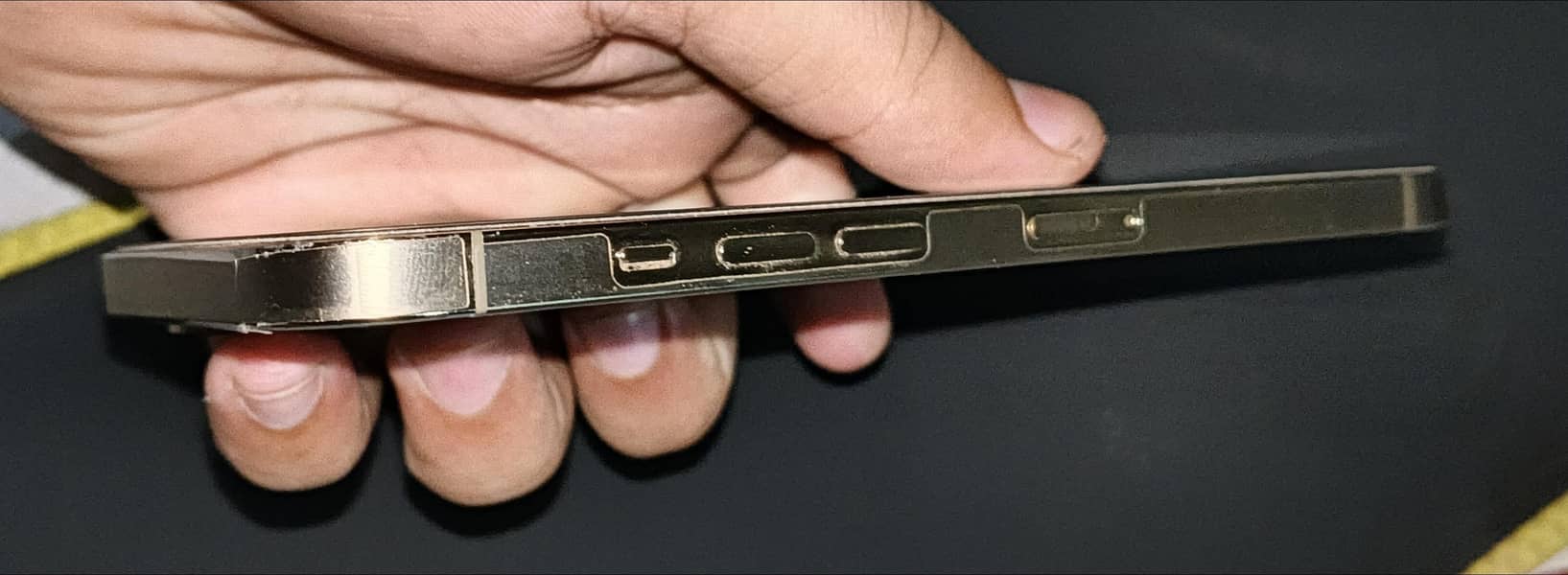 Apple iPhone 12 3
