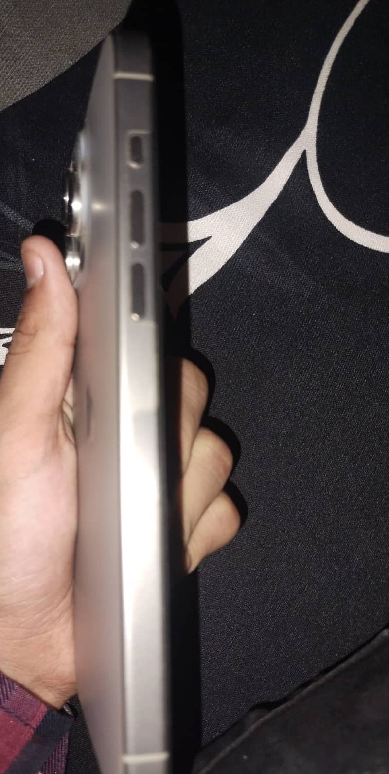 Apple iPhone 15 Pro Max 3