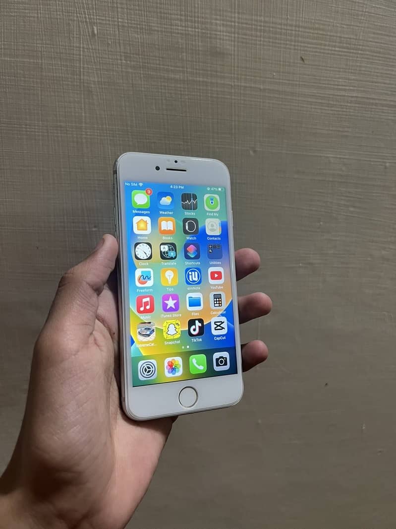 Apple iPhone 8 4